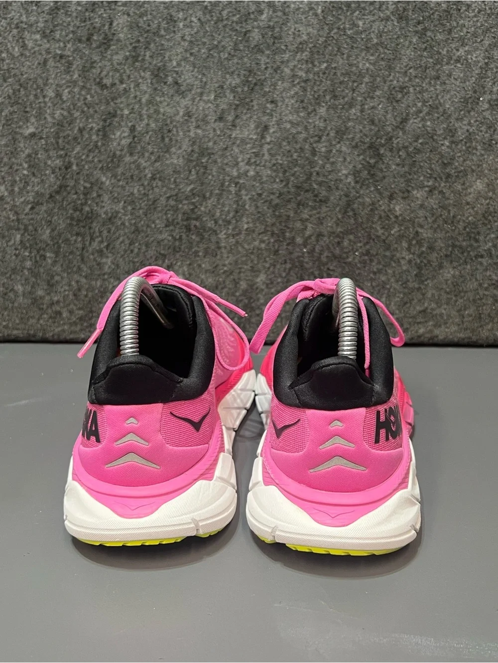 Hoka Women's Arahi 6 Running Shoes Size 7.5